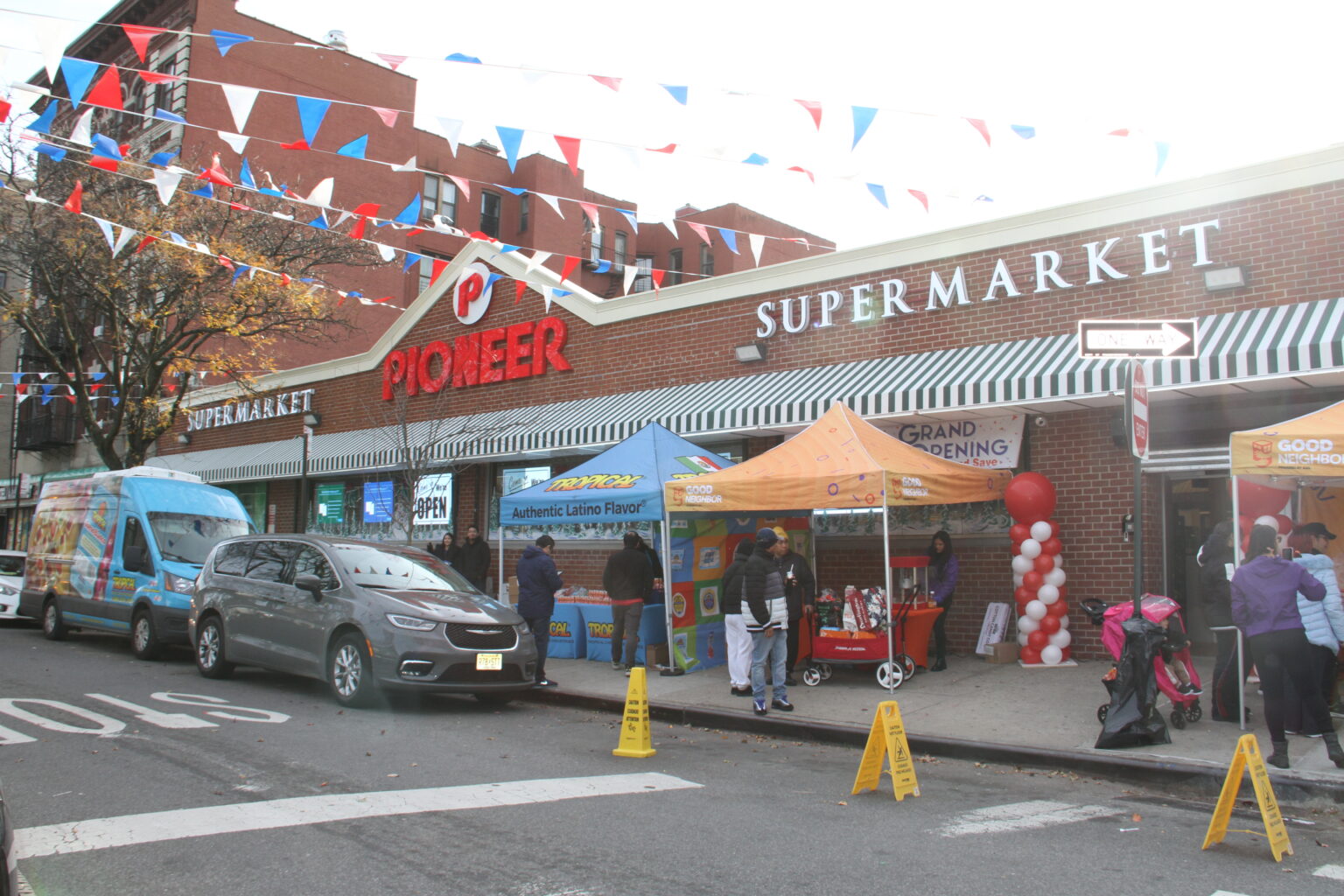 Pioneer Supermarket Opens in The Bronx, New York Associated